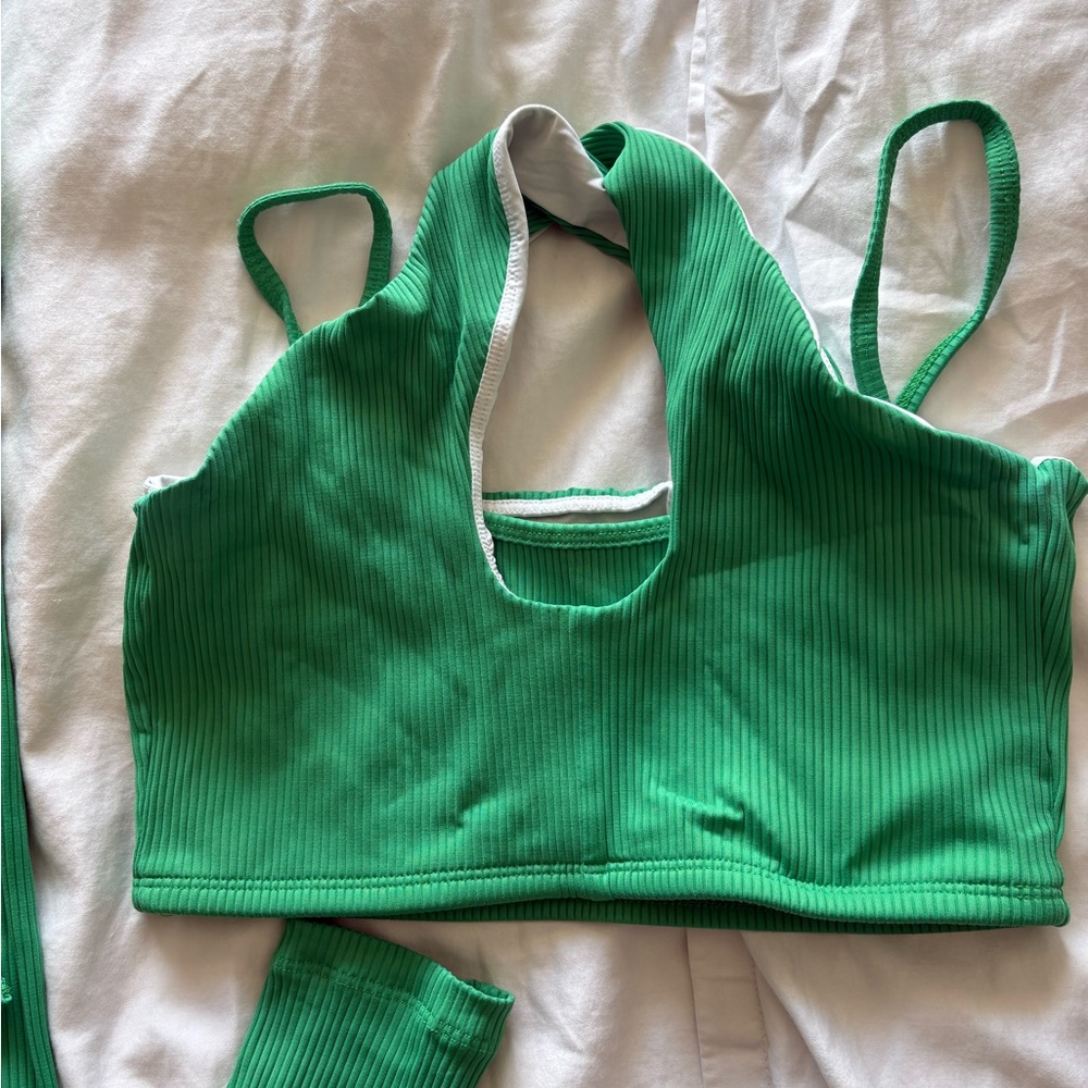 Year of Ours Green Ribbed Active Set - Sports Bra & Leggings - Picture 3 of 6